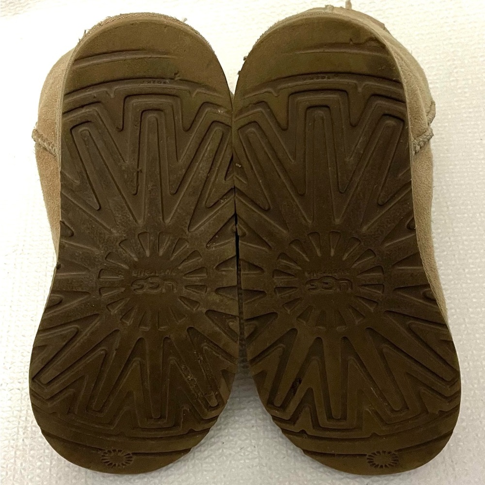 Ugg Australia Boots Brown Kids Size 2 - Picture 2 of 8